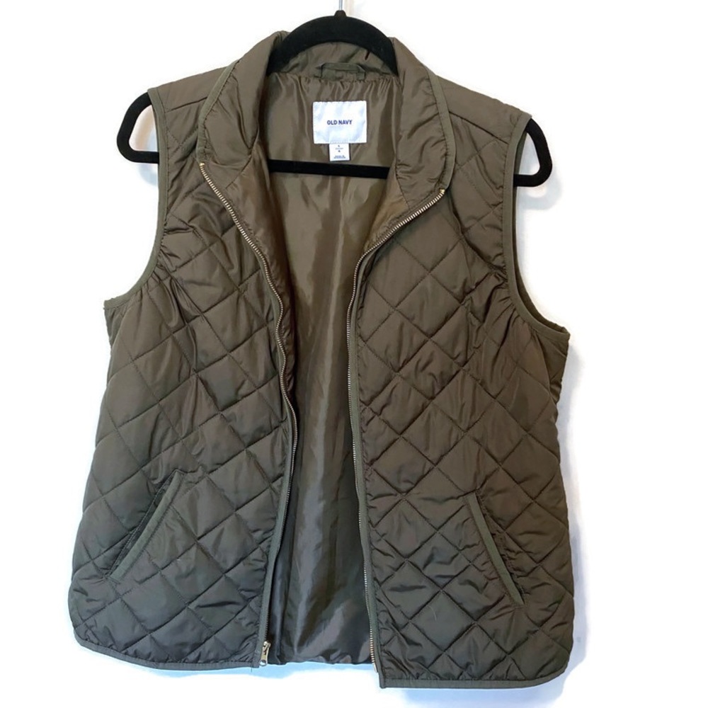 Lightweight Dark Green Quilted Vest